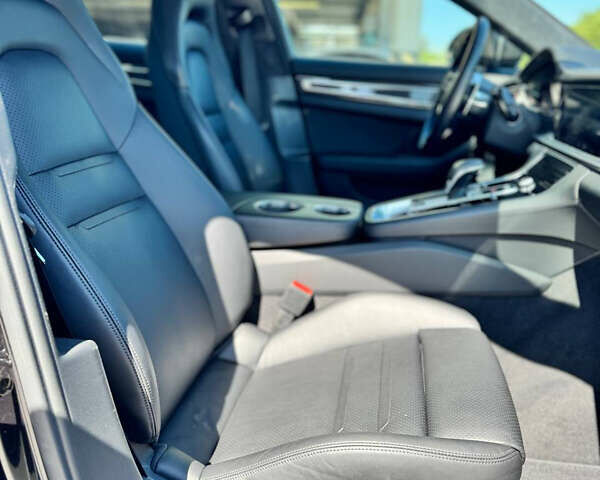 Черный Порше Панамера, объемом двигателя 3.67 л и пробегом 47 тыс. км за 62999 $, фото 4 на Automoto.ua