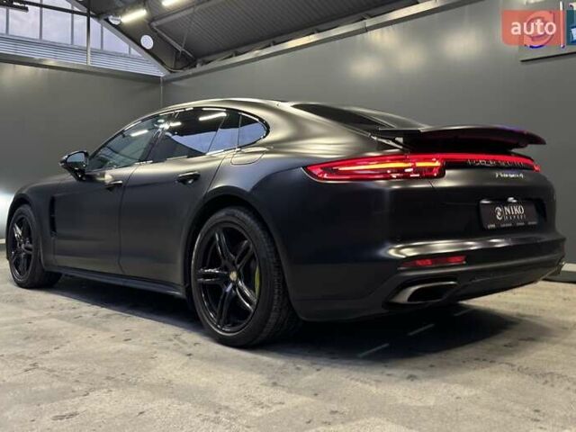Черный Порше Панамера, объемом двигателя 3 л и пробегом 109 тыс. км за 53000 $, фото 5 на Automoto.ua