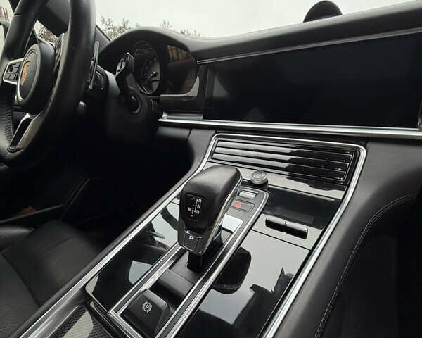 Чорний Порше Panamera, об'ємом двигуна 2.89 л та пробігом 114 тис. км за 63500 $, фото 13 на Automoto.ua