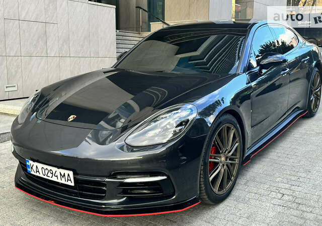 Чорний Порше Panamera, об'ємом двигуна 3 л та пробігом 100 тис. км за 57000 $, фото 42 на Automoto.ua