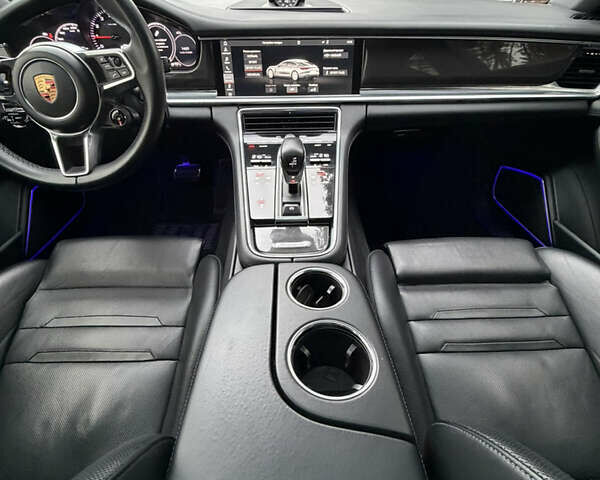 Чорний Порше Panamera, об'ємом двигуна 2.89 л та пробігом 114 тис. км за 63500 $, фото 11 на Automoto.ua