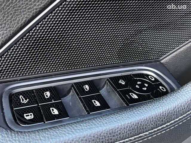 Черный Порше Панамера, объемом двигателя 3 л и пробегом 91 тыс. км за 72490 $, фото 23 на Automoto.ua
