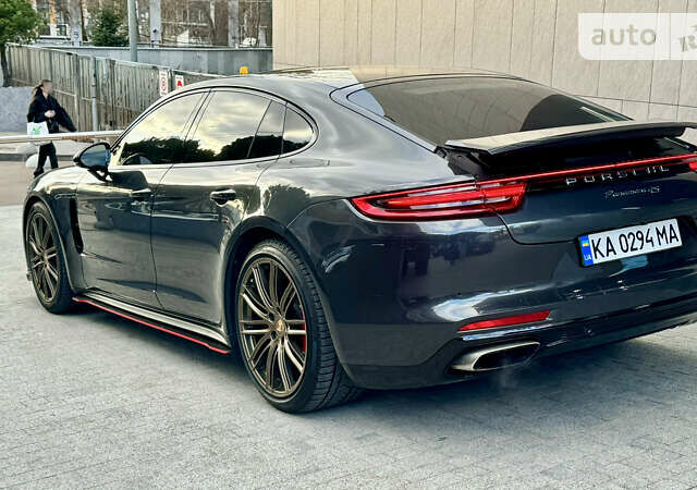 Чорний Порше Panamera, об'ємом двигуна 3 л та пробігом 100 тис. км за 57000 $, фото 41 на Automoto.ua