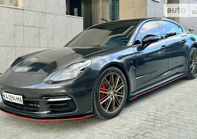 Чорний Порше Panamera, об'ємом двигуна 3 л та пробігом 100 тис. км за 57000 $, фото 39 на Automoto.ua