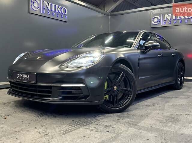 Черный Порше Панамера, объемом двигателя 3 л и пробегом 109 тыс. км за 53000 $, фото 2 на Automoto.ua