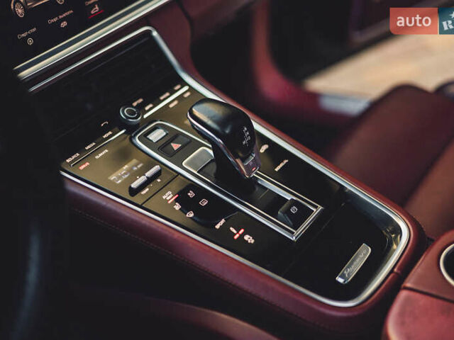 Чорний Порше Panamera, об'ємом двигуна 2.89 л та пробігом 163 тис. км за 58500 $, фото 12 на Automoto.ua