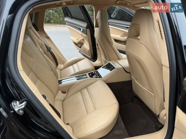 Чорний Порше Panamera, об'ємом двигуна 2.89 л та пробігом 85 тис. км за 77999 $, фото 55 на Automoto.ua
