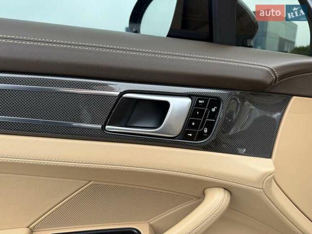 Чорний Порше Panamera, об'ємом двигуна 2.89 л та пробігом 85 тис. км за 77999 $, фото 68 на Automoto.ua