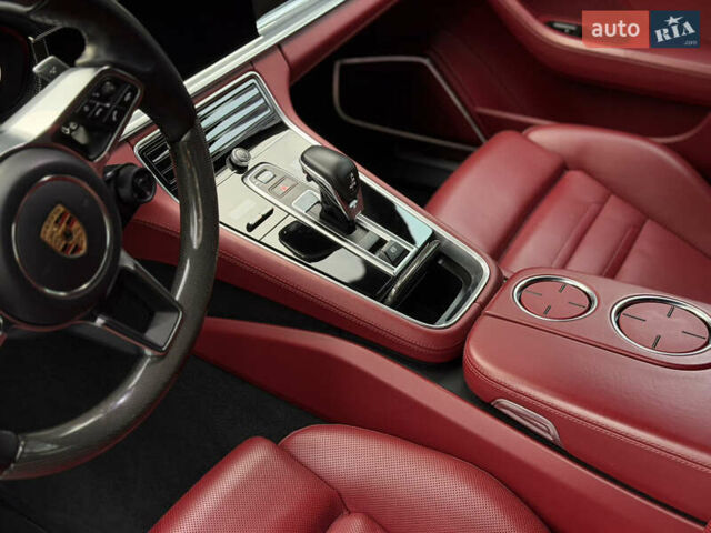 Черный Порше Панамера, объемом двигателя 2.89 л и пробегом 123 тыс. км за 67990 $, фото 25 на Automoto.ua