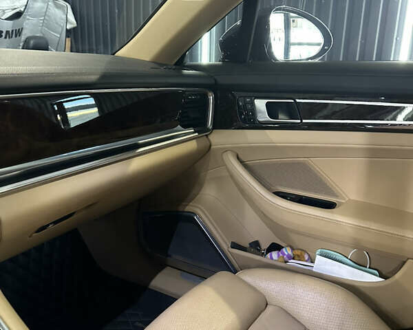 Порше Панамера 2018 в Днепре (Днепропетровске) на Automoto.ua Черный Порше Панамера, объемом двигателя 2.9 л и пробегом 90 тыс. км за 72000 $, фото 10 на Automoto.ua