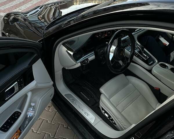 Черный Порше Панамера, объемом двигателя 2.89 л и пробегом 77 тыс. км за 49500 $, фото 3 на Automoto.ua