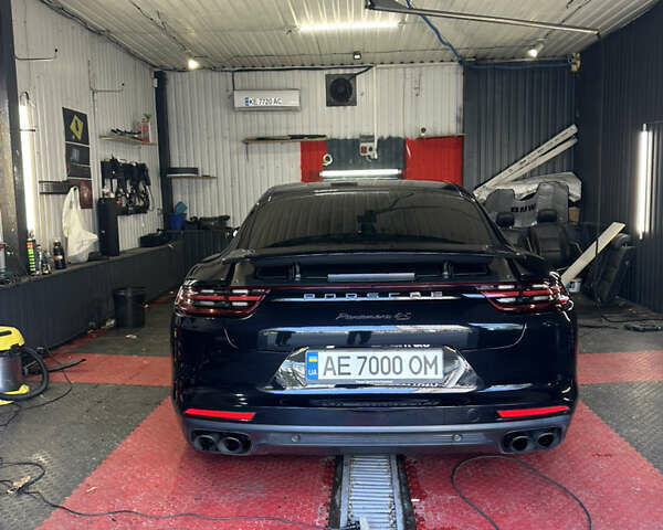 Порше Панамера 2018 в Днепре (Днепропетровске) на Automoto.ua Черный Порше Панамера, объемом двигателя 2.9 л и пробегом 90 тыс. км за 72000 $, фото 21 на Automoto.ua