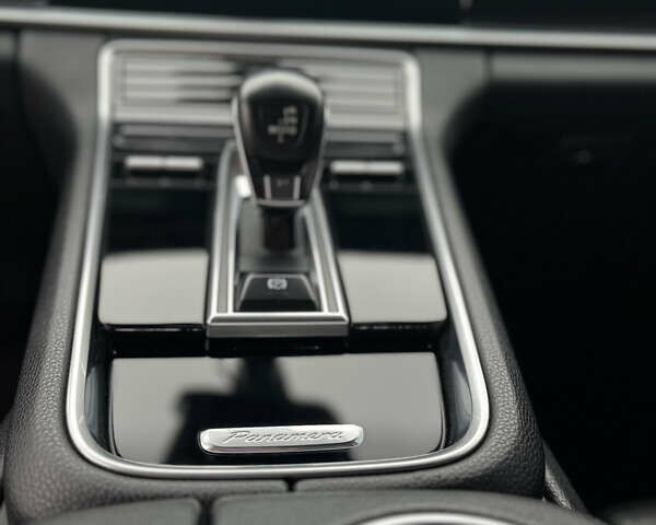 Черный Порше Панамера, объемом двигателя 3 л и пробегом 105 тыс. км за 48500 $, фото 28 на Automoto.ua