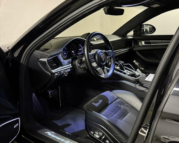 Чорний Порше Panamera, об'ємом двигуна 4 л та пробігом 144 тис. км за 72000 $, фото 5 на Automoto.ua