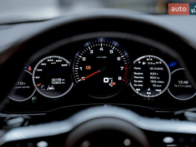 Черный Порше Панамера, объемом двигателя 2.89 л и пробегом 66 тыс. км за 82000 $, фото 25 на Automoto.ua