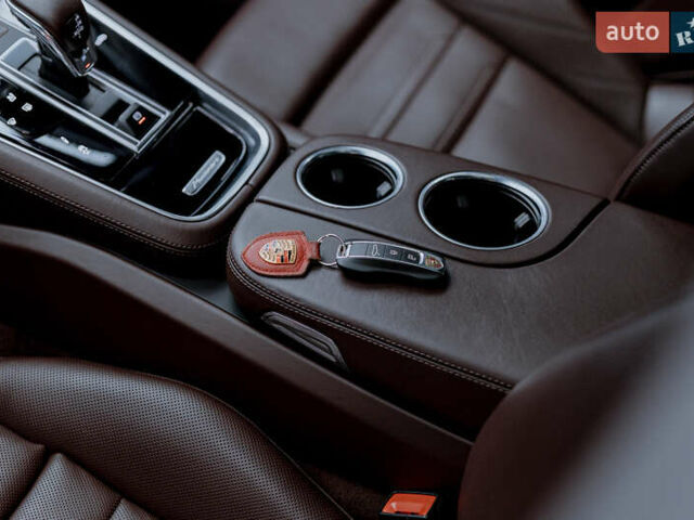 Черный Порше Панамера, объемом двигателя 2.89 л и пробегом 66 тыс. км за 82000 $, фото 23 на Automoto.ua