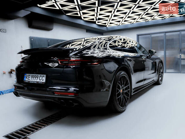 Черный Порше Панамера, объемом двигателя 2.89 л и пробегом 66 тыс. км за 82000 $, фото 5 на Automoto.ua