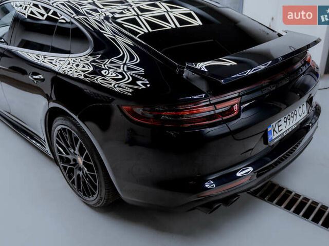 Черный Порше Панамера, объемом двигателя 2.89 л и пробегом 66 тыс. км за 82000 $, фото 2 на Automoto.ua
