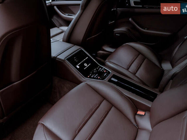 Черный Порше Панамера, объемом двигателя 2.89 л и пробегом 66 тыс. км за 82000 $, фото 18 на Automoto.ua