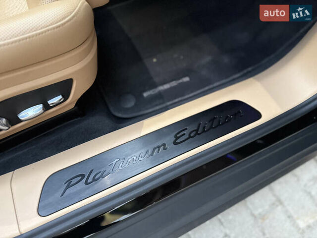 Черный Порше Панамера, объемом двигателя 2.89 л и пробегом 35 тыс. км за 94800 $, фото 27 на Automoto.ua