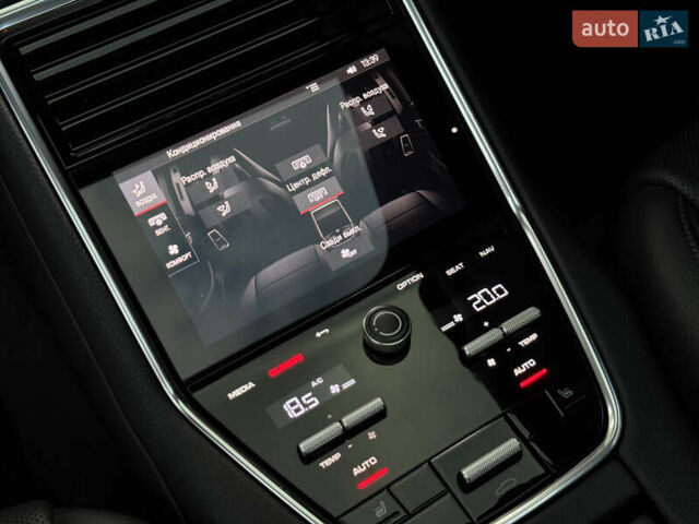 Чорний Порше Panamera, об'ємом двигуна 2.9 л та пробігом 37 тис. км за 89000 $, фото 18 на Automoto.ua