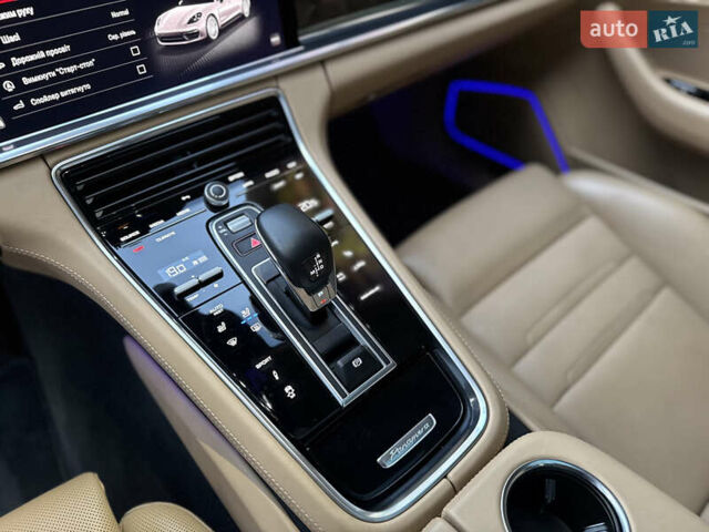 Черный Порше Панамера, объемом двигателя 2.89 л и пробегом 35 тыс. км за 94800 $, фото 18 на Automoto.ua