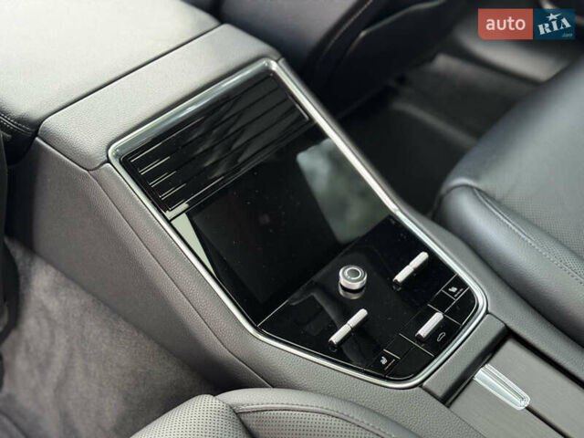 Чорний Порше Panamera, об'ємом двигуна 2.9 л та пробігом 37 тис. км за 89000 $, фото 23 на Automoto.ua
