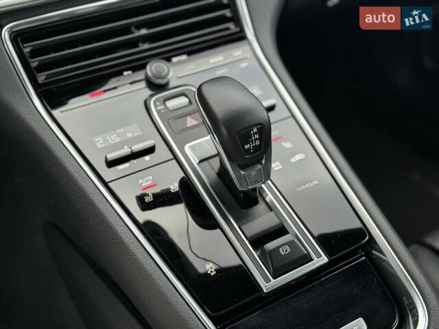Чорний Порше Panamera, об'ємом двигуна 2.9 л та пробігом 37 тис. км за 89000 $, фото 22 на Automoto.ua