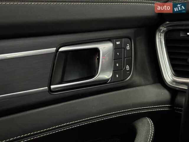 Черный Порше Панамера, объемом двигателя 4 л и пробегом 85 тыс. км за 97000 $, фото 42 на Automoto.ua