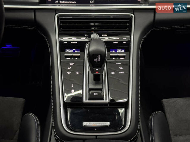 Черный Порше Панамера, объемом двигателя 4 л и пробегом 85 тыс. км за 97000 $, фото 24 на Automoto.ua