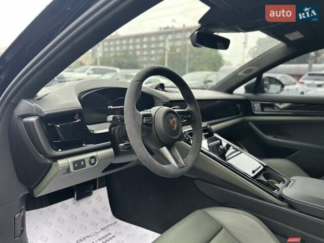 Черный Порше Панамера, объемом двигателя 4 л и пробегом 8 тыс. км за 215000 $, фото 54 на Automoto.ua