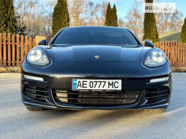 Чорний Порше Panamera, об'ємом двигуна 3 л та пробігом 60 тис. км за 40900 $, фото 9 на Automoto.ua