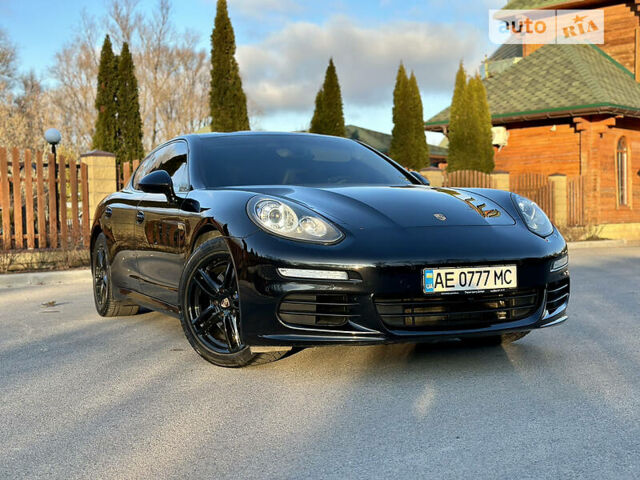 Чорний Порше Panamera, об'ємом двигуна 3 л та пробігом 60 тис. км за 40900 $, фото 1 на Automoto.ua