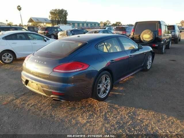 Черный Порше Панамера, объемом двигателя 0 л и пробегом 32 тыс. км за 5000 $, фото 3 на Automoto.ua