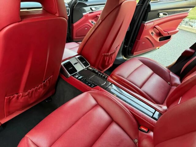 Черный Порше Панамера, объемом двигателя 3 л и пробегом 74 тыс. км за 5400 $, фото 14 на Automoto.ua