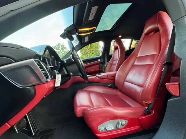 Черный Порше Панамера, объемом двигателя 3 л и пробегом 74 тыс. км за 5400 $, фото 9 на Automoto.ua
