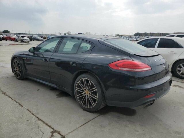 Чорний Порше Panamera, об'ємом двигуна 0.36 л та пробігом 163 тис. км за 11500 $, фото 1 на Automoto.ua