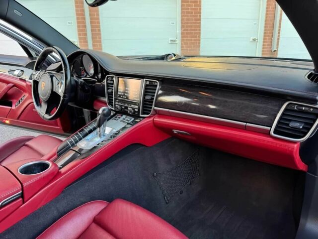 Черный Порше Панамера, объемом двигателя 3 л и пробегом 74 тыс. км за 5400 $, фото 8 на Automoto.ua