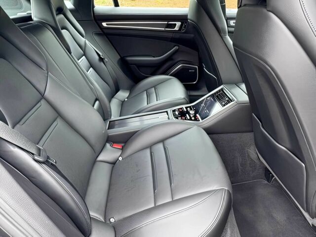 Чорний Порше Panamera, об'ємом двигуна 2.9 л та пробігом 37 тис. км за 17400 $, фото 15 на Automoto.ua