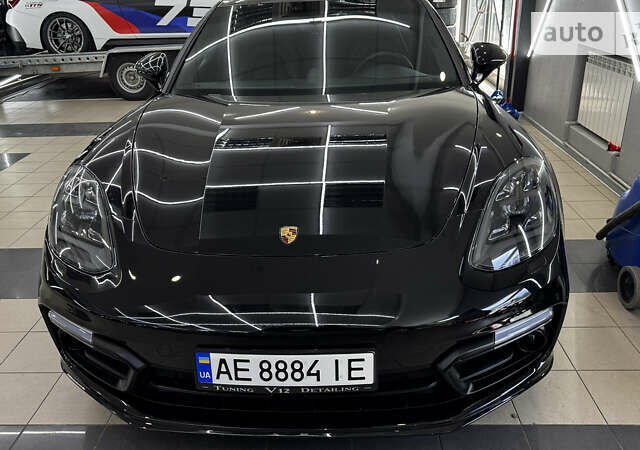 Черный Порше Панамера, объемом двигателя 4 л и пробегом 74 тыс. км за 99900 $, фото 4 на Automoto.ua