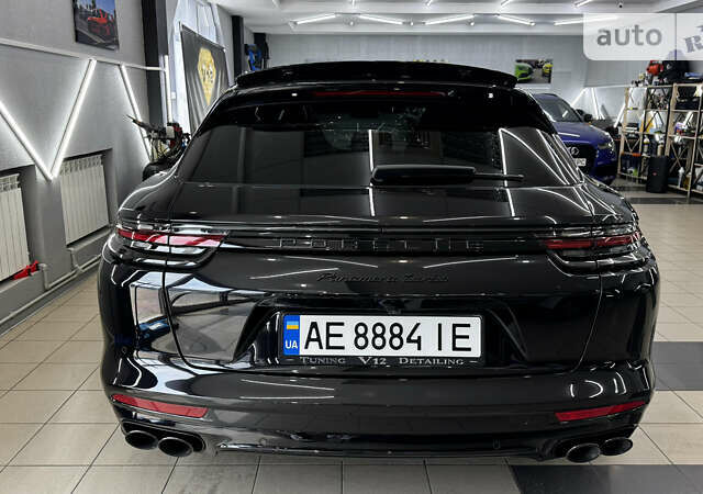 Чорний Порше Panamera, об'ємом двигуна 4 л та пробігом 74 тис. км за 99900 $, фото 7 на Automoto.ua