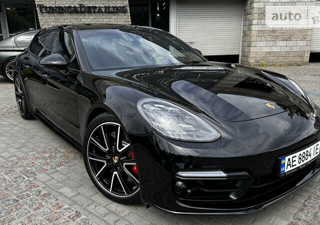 Чорний Порше Panamera, об'ємом двигуна 4 л та пробігом 74 тис. км за 99900 $, фото 24 на Automoto.ua