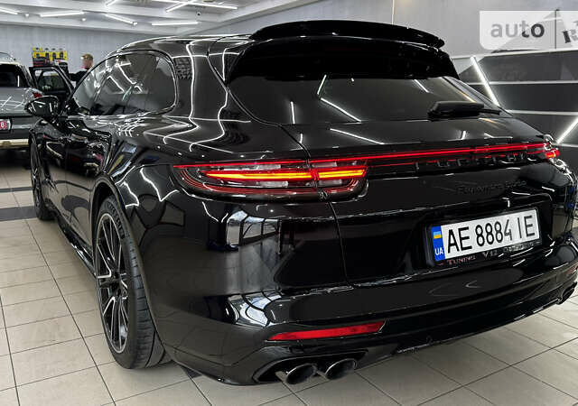 Чорний Порше Panamera, об'ємом двигуна 4 л та пробігом 74 тис. км за 99900 $, фото 9 на Automoto.ua