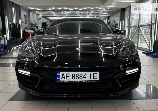 Чорний Порше Panamera, об'ємом двигуна 4 л та пробігом 74 тис. км за 99900 $, фото 17 на Automoto.ua