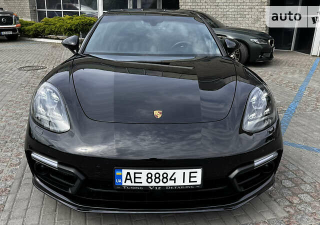 Чорний Порше Panamera, об'ємом двигуна 4 л та пробігом 74 тис. км за 99900 $, фото 26 на Automoto.ua