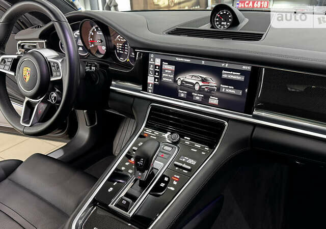 Чорний Порше Panamera, об'ємом двигуна 4 л та пробігом 74 тис. км за 99900 $, фото 61 на Automoto.ua