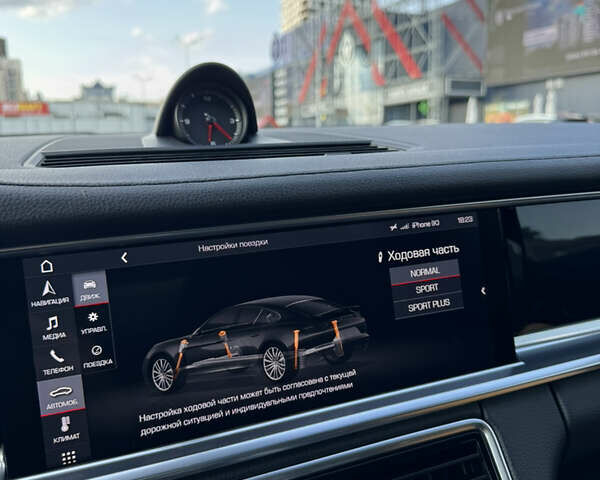 Чорний Порше Panamera, об'ємом двигуна 3 л та пробігом 78 тис. км за 72700 $, фото 11 на Automoto.ua