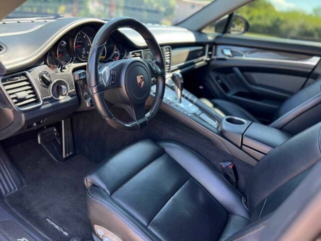 Чорний Порше Panamera, об'ємом двигуна 3 л та пробігом 114 тис. км за 35000 $, фото 9 на Automoto.ua