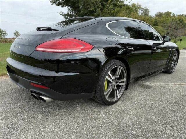 Чорний Порше Panamera, об'ємом двигуна 4.8 л та пробігом 89 тис. км за 11000 $, фото 5 на Automoto.ua