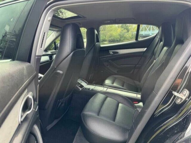 Чорний Порше Panamera, об'ємом двигуна 4.8 л та пробігом 89 тис. км за 11000 $, фото 11 на Automoto.ua